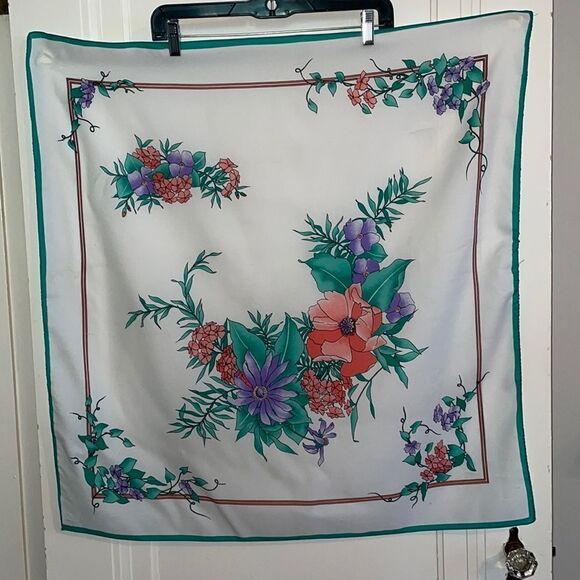 Vtg 70s/80s white polyester floral large square scarf - Picture 1 of 12